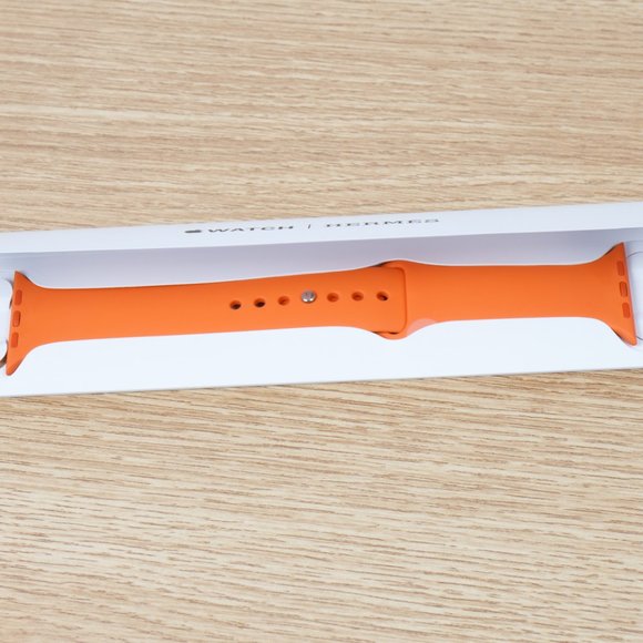 Apple Watch Hermès Hermes Orange 45mm 44mm 42mm Sport Band M/L 1 2 3 4 5 6 7 8 9 - Picture 1 of 3
